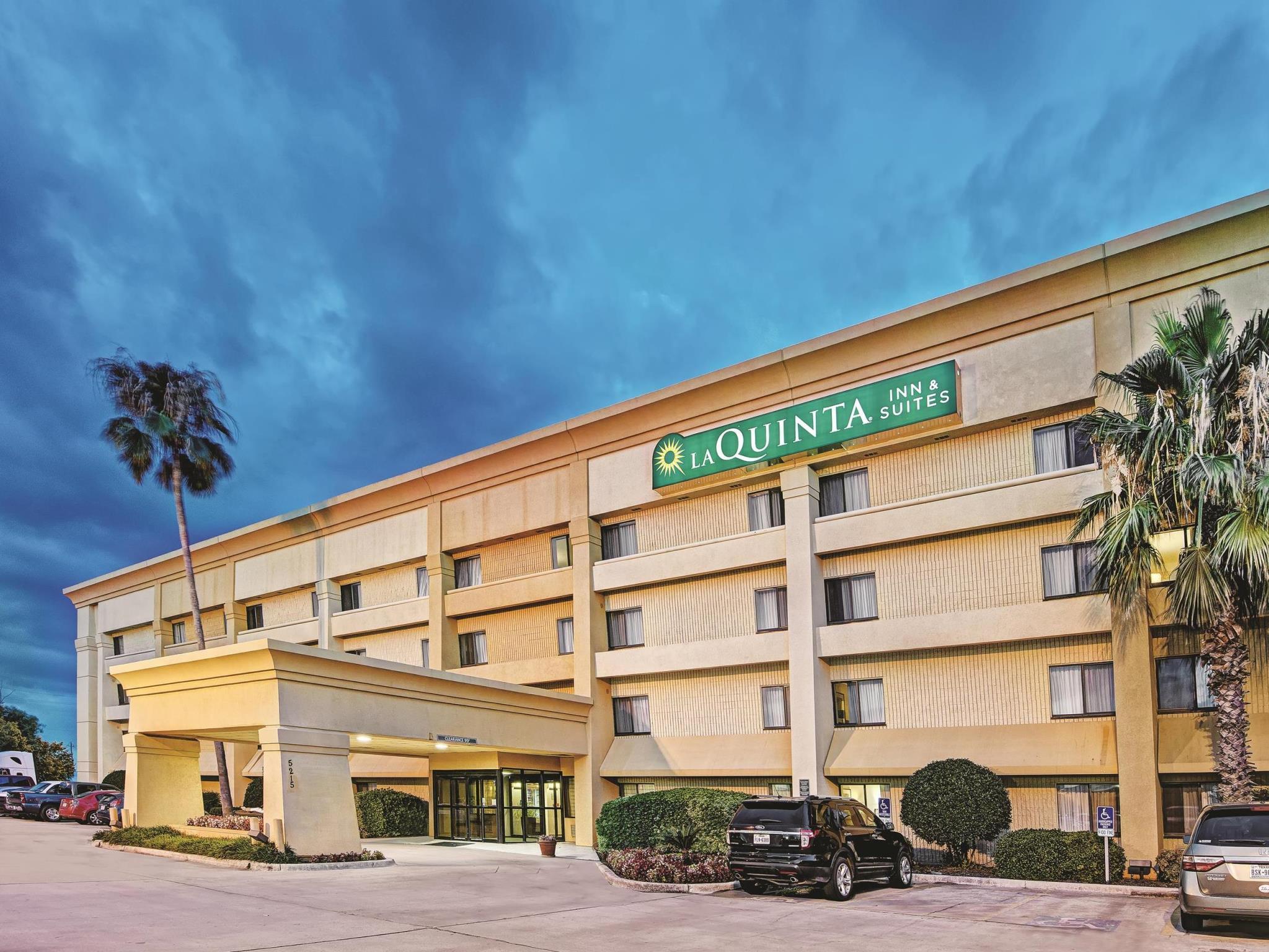 Отель La Quinta By Wyndham Houston Baytown East Экстерьер фото